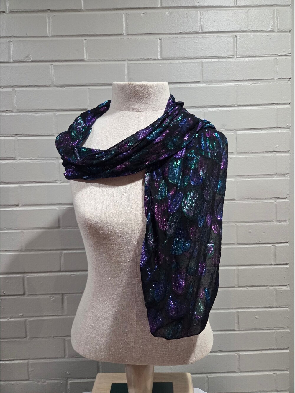 Metalic Flower Pattern Scarf